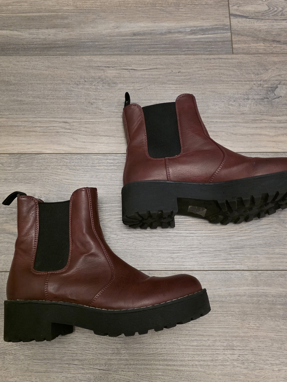 Dirty Laundry "Margo" Burgundy Platform Chelsea Boots Size 7.5